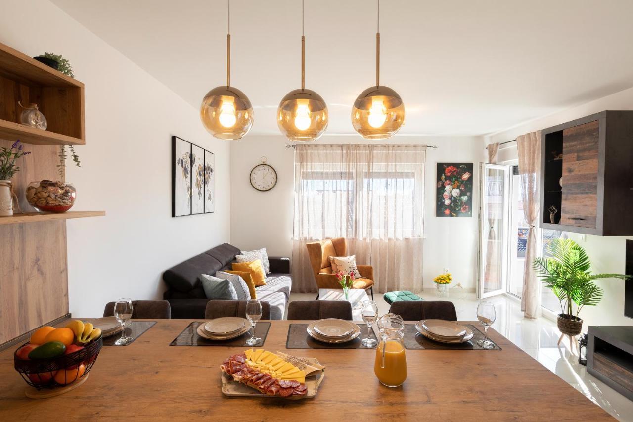 Sunny Island Apartment Trogir Exterior foto